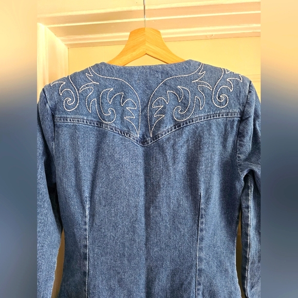 Avec Les Filles Western Embroidered Long Sleeve Denim Dress - Picture 11 of 12